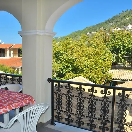 公寓 Yannis On The Of Agios Gordios In Corfu